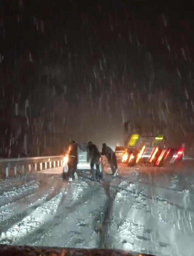 Diyarbakır’da kar yağışı kazalara yol açtı