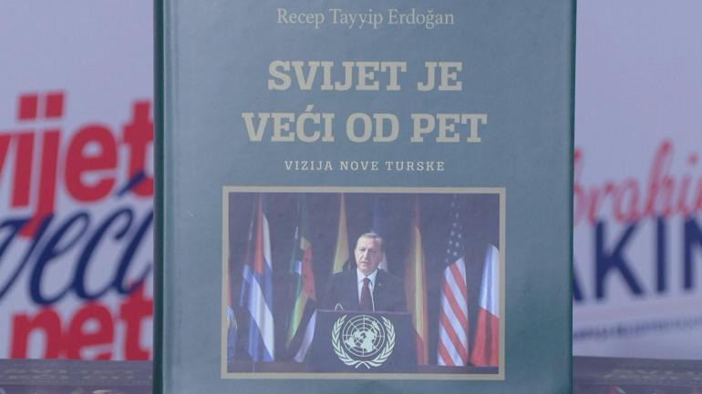Cumhurbaşkanı Erdoğanın yazdığı Daha Adil Bir Dünya Mümkün Boşnakçaya çevrildi