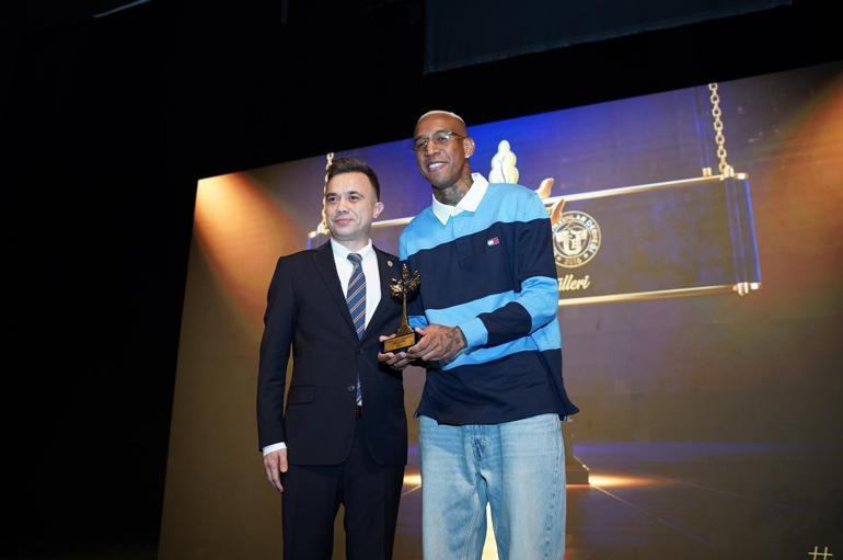 Aydınlık Gelecek Ödülleri sahiplerini buldu