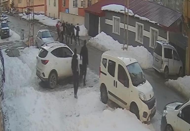 Kars’ta iftara dakikalar kala sokak kavgası: 2 yaralı