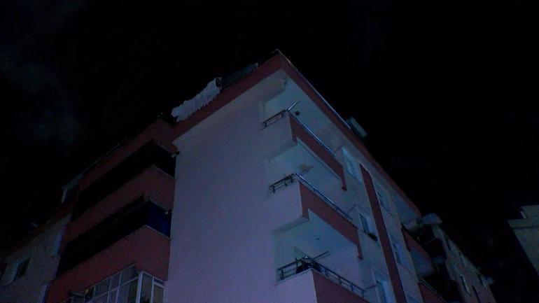 Bahçelievler’de temelinde kayma oluşan 4 katlı bina tahliye edildi