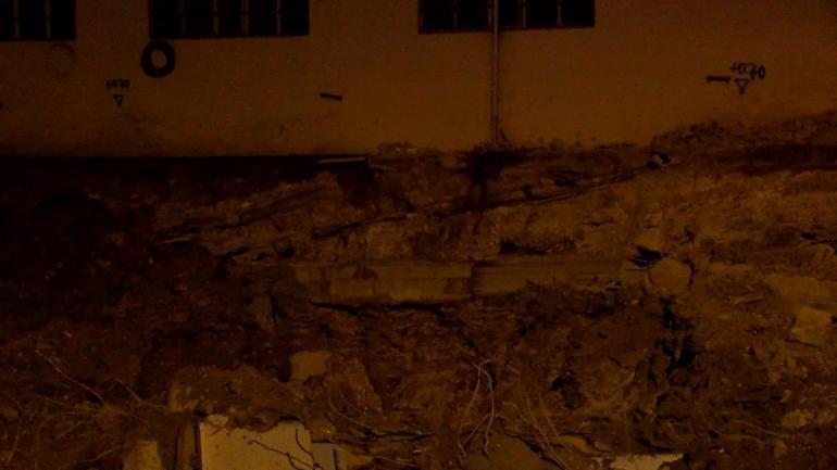 Bahçelievler’de temelinde kayma oluşan 4 katlı bina tahliye edildi