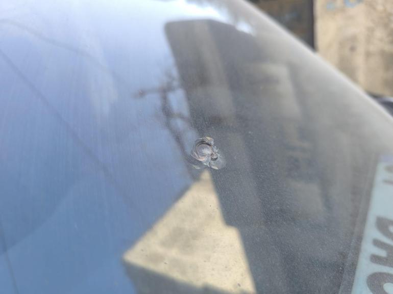 Husumetlileri evin önünde 2 kişiyi yaraladı: Şüpheliler yakalanmadı, korku içerisinde yaşıyoruz