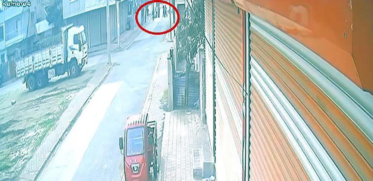 Husumetlileri evin önünde 2 kişiyi yaraladı: Şüpheliler yakalanmadı, korku içerisinde yaşıyoruz