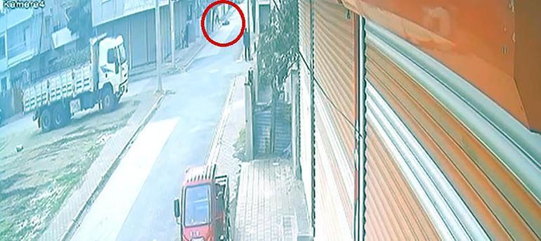 Husumetlileri evin önünde 2 kişiyi yaraladı: Şüpheliler yakalanmadı, korku içerisinde yaşıyoruz