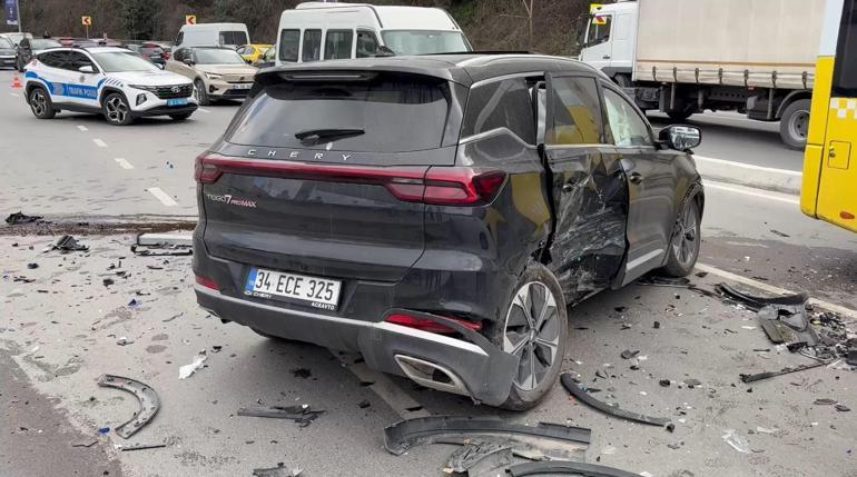 Sarıyerde 4 aracın karıştığı zincirleme kazada 4 kişi yaralandı