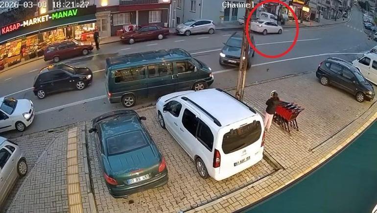 Otomobilin çarptığı yaya ağır yaralandı; o anlar kamerada