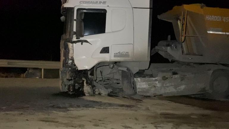 Arnavutköyde hafriyat kamyonu ve hafif ticari araç çarpıştı: 1 ölü, 2 yaralı