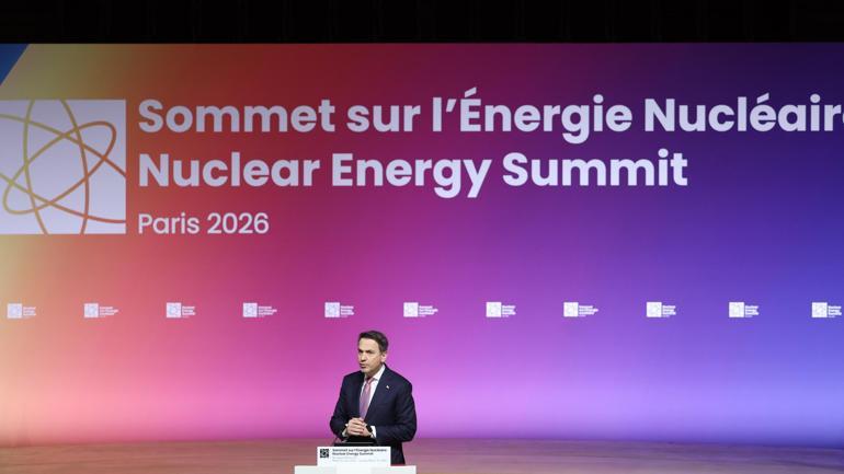 Bakan Bayraktar, Paris’te 2’nci Nükleer Enerji Zirvesi’ne katıldı