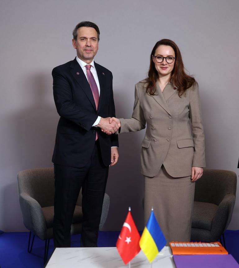 Bakan Bayraktar, 2nci Nükleer Enerji Zirvesi kapsamında temaslarda bulundu