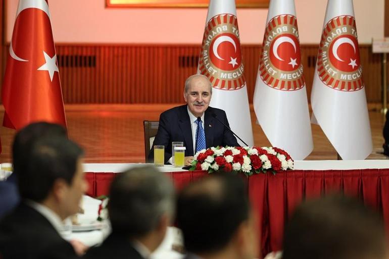 Kurtulmuş, ‘Terörsüz Türkiye’ komisyonu üyeleriyle iftarda bir araya geldi