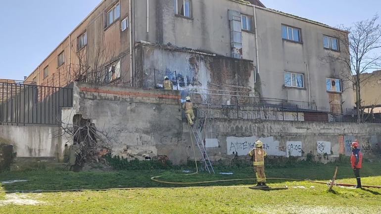Bayrampaşada tekstil atölyesinin deposundaki yangın söndürüldü