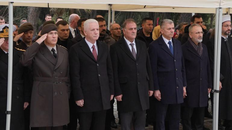 Şair Mehmet Akif Ersoy kabri başında anıldı