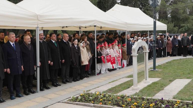 Şair Mehmet Akif Ersoy kabri başında anıldı