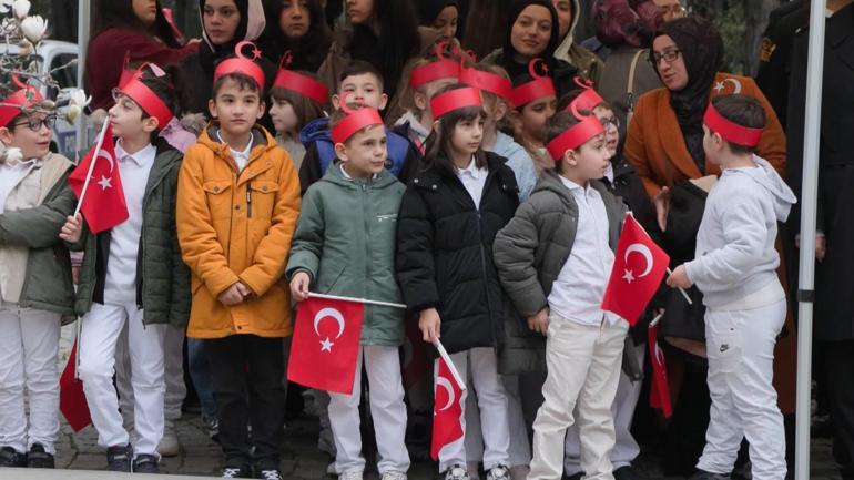 Şair Mehmet Akif Ersoy kabri başında anıldı