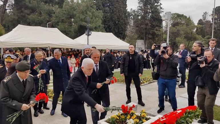 Şair Mehmet Akif Ersoy kabri başında anıldı