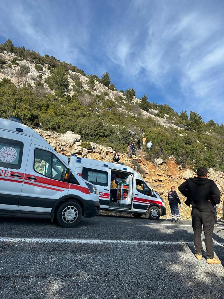 Mersinde işçi servisi, uçurumdan yuvarlandı; 3 ölü, 11 yaralı