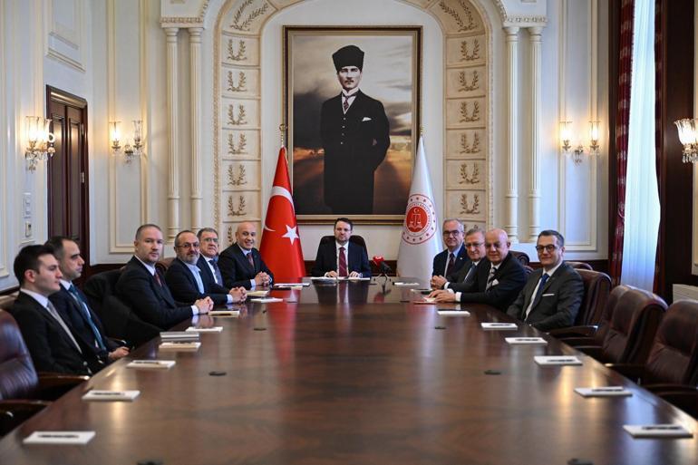 Bakan Gürlek: 10 yılı doldurmayan bir hakim, ticaret mahkemesi başkanı olmayacak