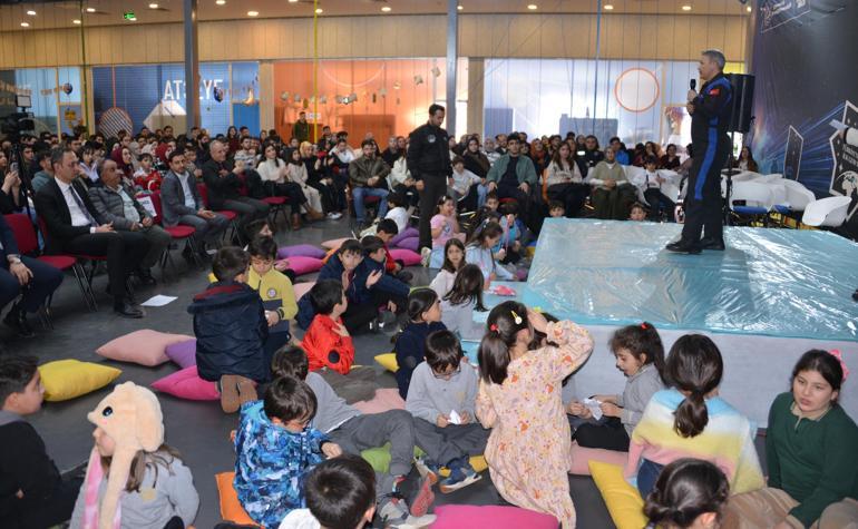 Astronot Gezeravcı: Çocukların uzaya ilgisi had safhada