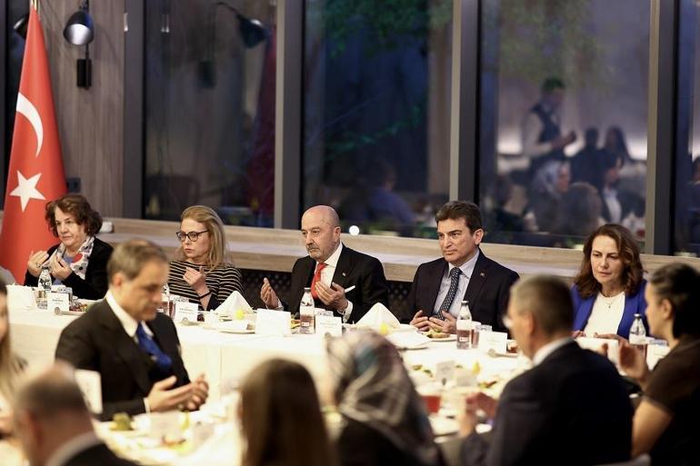 OYAK yönetimi, şehit aileleriyle iftar programında bir araya geldi