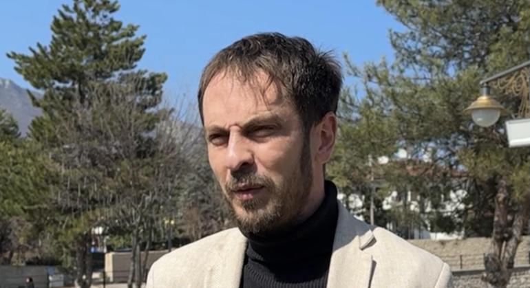 Parkta köpeği Şans ile gezerken başıboş pitbullun saldırısına uğradı