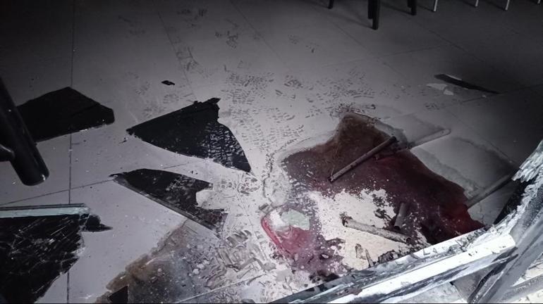 Bursa’da pizza zincirinin eski çalışanı 2 şubeyi kundakladı; o anlar kamerada