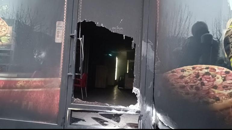 Bursa’da pizza zincirinin eski çalışanı 2 şubeyi kundakladı; o anlar kamerada