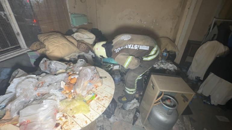 Avcılarda çöp evde yangın paniği