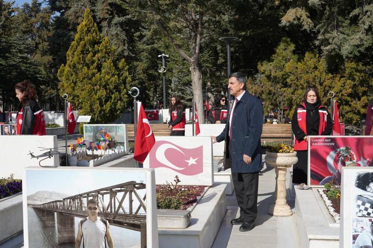Aile ve Sosyal Hizmetler Bakanlığından Ankarada şehitlik ziyareti