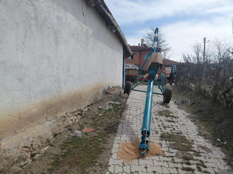 Depoda duvar çöktü; dengesini kaybedince elini makineye kaptıran Melihin parmakları koptu