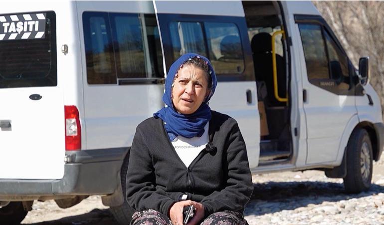 15 yıldır köydeki öğrencileri okullarına ulaştıran şoför Hanım: Kadınların yapmayacağı şey yoktur