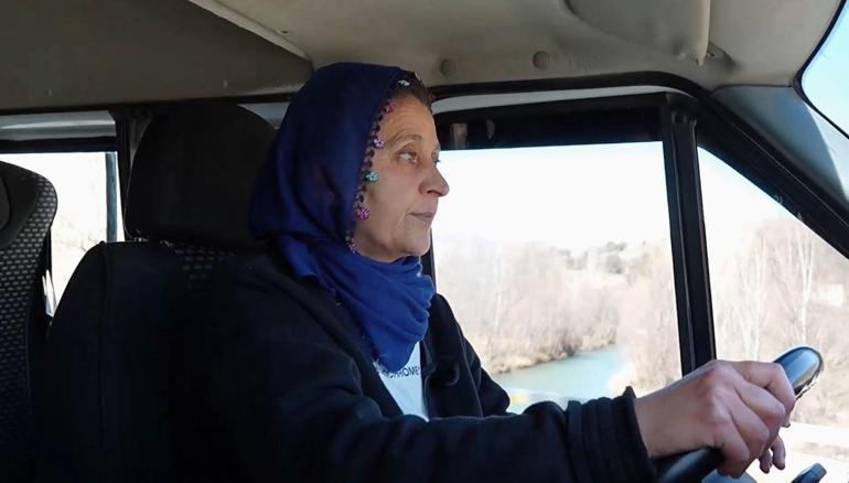 15 yıldır köydeki öğrencileri okullarına ulaştıran şoför Hanım: Kadınların yapmayacağı şey yoktur