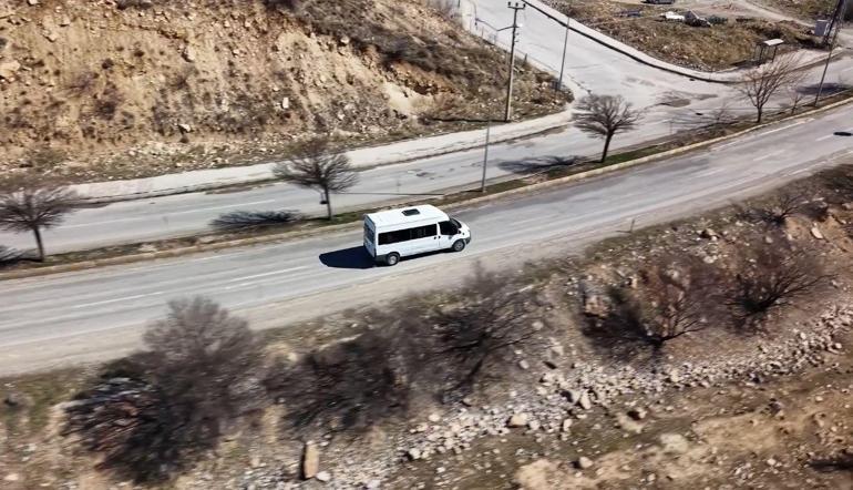 15 yıldır köydeki öğrencileri okullarına ulaştıran şoför Hanım: Kadınların yapmayacağı şey yoktur