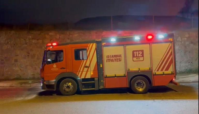 Sancaktepe’de istinat duvarına çarpan hafriyat kamyonunun şoförü ağır yaralandı