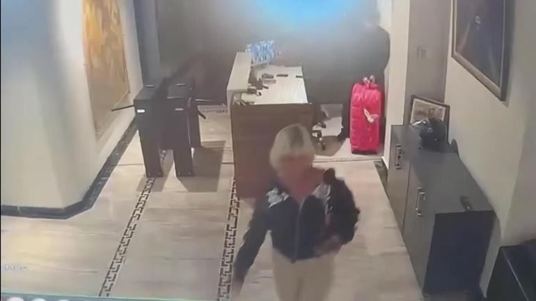 Kağıthane’de ölen Ayşegül Eraslan’ın son görüntüleri; oyuncu Sunay Kurtuluş 1 saat önce evine gelmiş