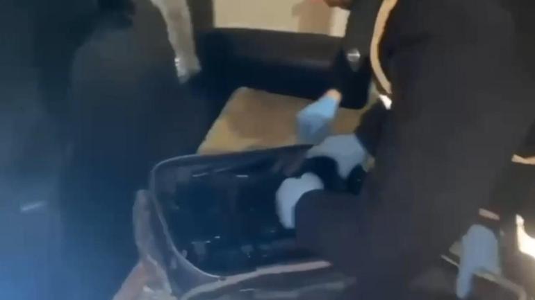 Pendikte silah ticareti yapan 2 şüpheli yakalandı