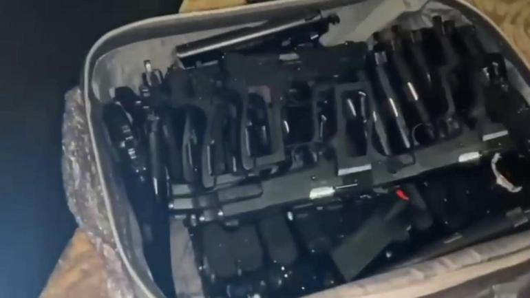 Pendikte silah ticareti yapan 2 şüpheli yakalandı