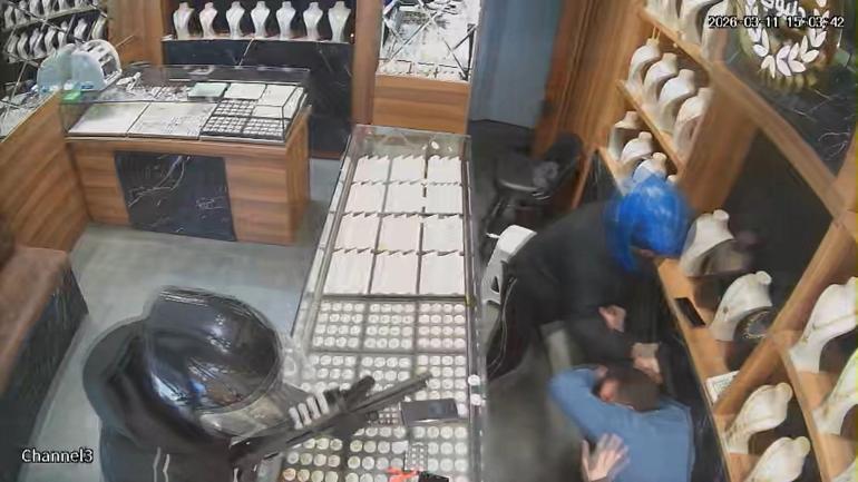 Sultangazide kuyumcuya soygun girişiminin yeni görüntüleri ortaya çıktı