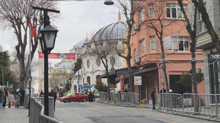 Prof.Dr. İlber Ortaylının son yolculuğuna uğurlanacağı Fatih Camiinde hazırlıklar sürüyor