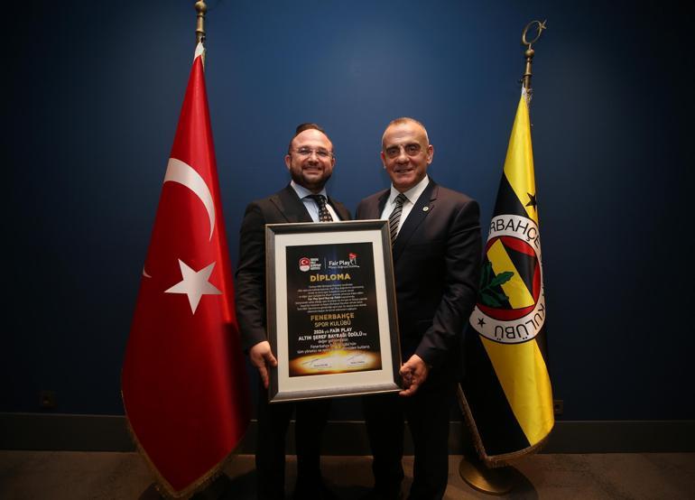 TMOK Fair Play Komisyonundan Fenerbahçeye 2nci kez Altın Şeref Bayrağı