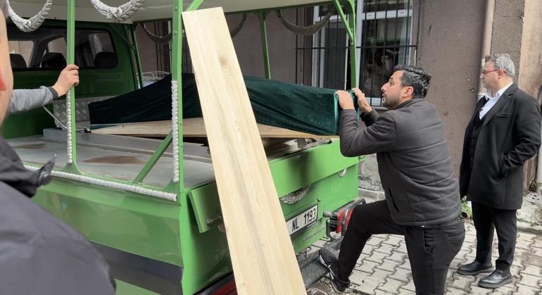 Kağıthane’de gecekondu alev alev yandı: 1 ölü; İmdat sesini duyup içeri girdiler