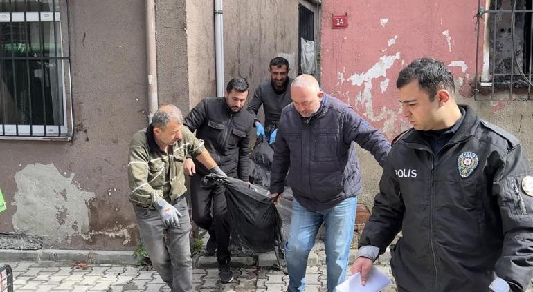 Kağıthane’de gecekondu alev alev yandı: 1 ölü; İmdat sesini duyup içeri girdiler