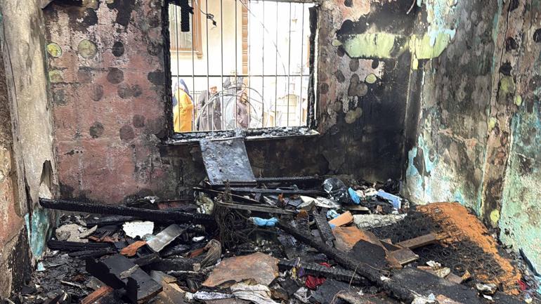 Kağıthane’de gecekondu alev alev yandı: 1 ölü; İmdat sesini duyup içeri girdiler