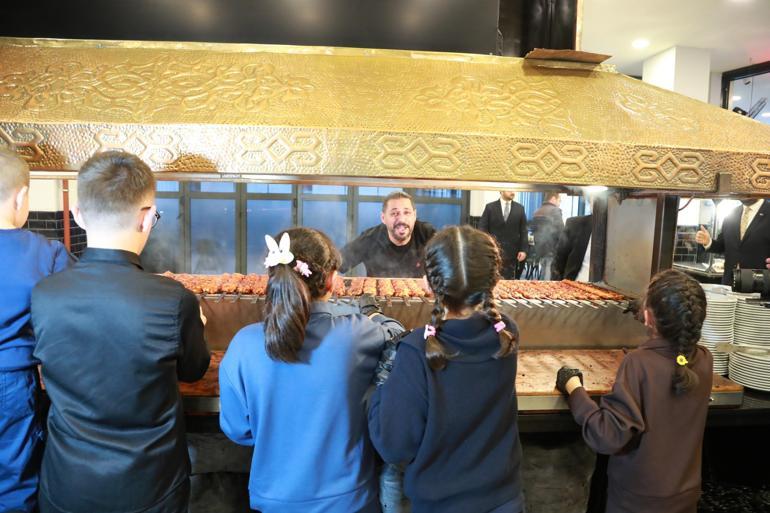 Bakan Göktaş, devlet korumasındaki çocuklarla iftarda buluştu