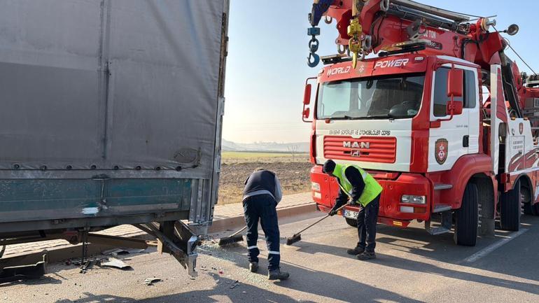 Eskişehirde TIR, 4 araca çarptı; 12 yaralı