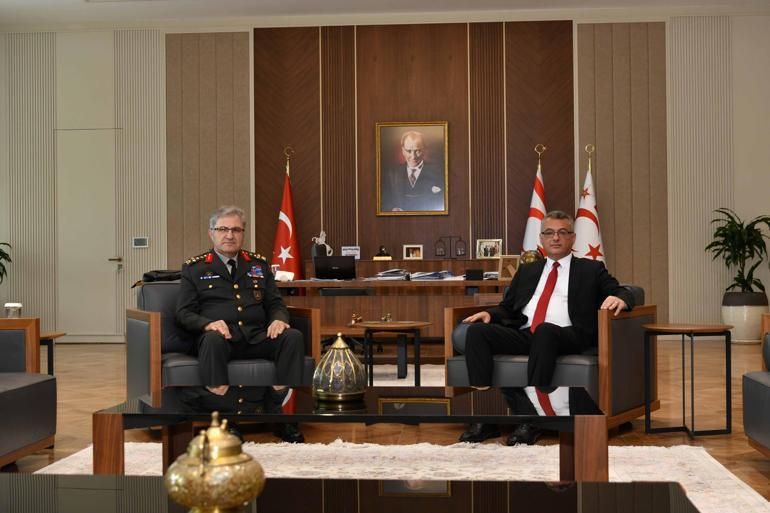 Kara Kuvvetleri Komutanı Orgeneral Tokel, KKTC’deki birlikleri denetledi