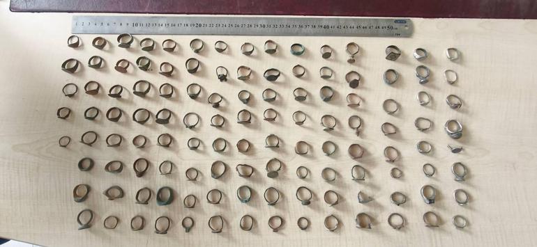 Sancaktepede düzenlenen operasyonda 8 bin 582 tarihi eser ele geçirildi