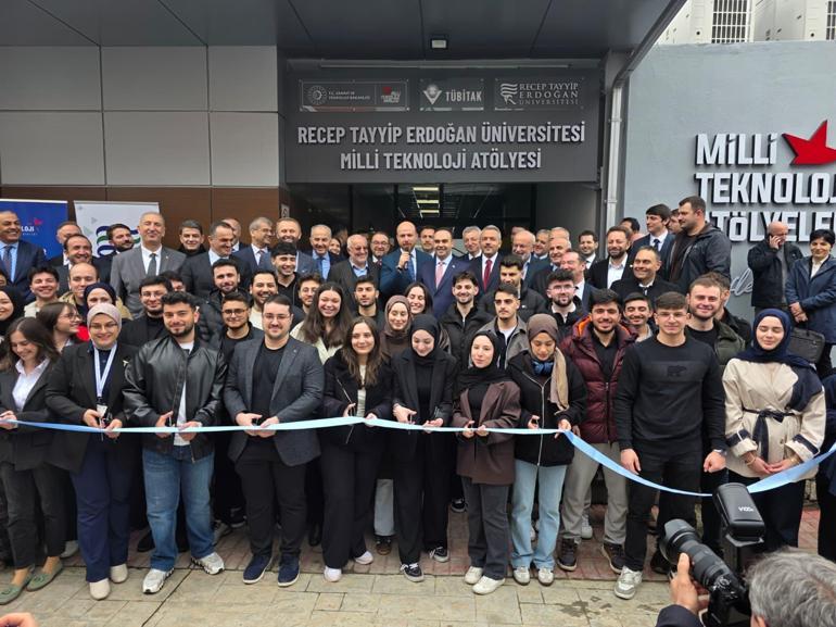 Bakan Kacır: Bizden neyi esirgiyorlarsa daha iyisini yerli ve milli olarak üretiyoruz