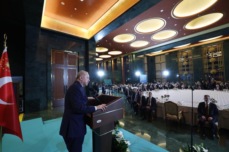 Cumhurbaşkanı Erdoğan: Hakikat savaşı verdiğimiz bu dönemde, medya kuruluşlarımızın daha etkili olmasını bekliyoruz