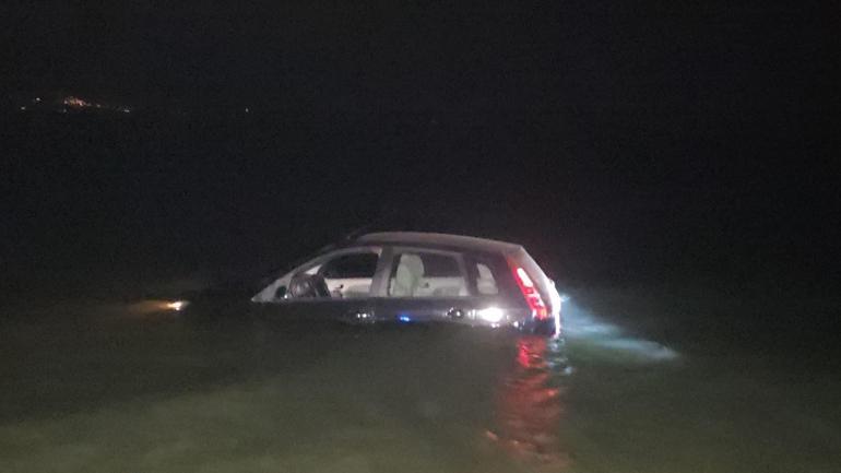 Bursa’da otomobil göle düştü: 1 yaralı